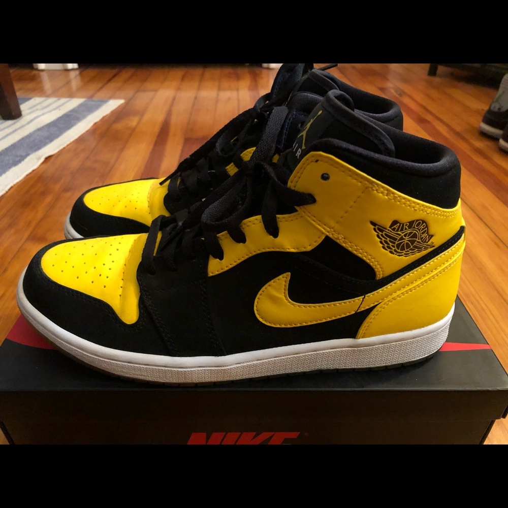 Air Jordan 1 Mid
